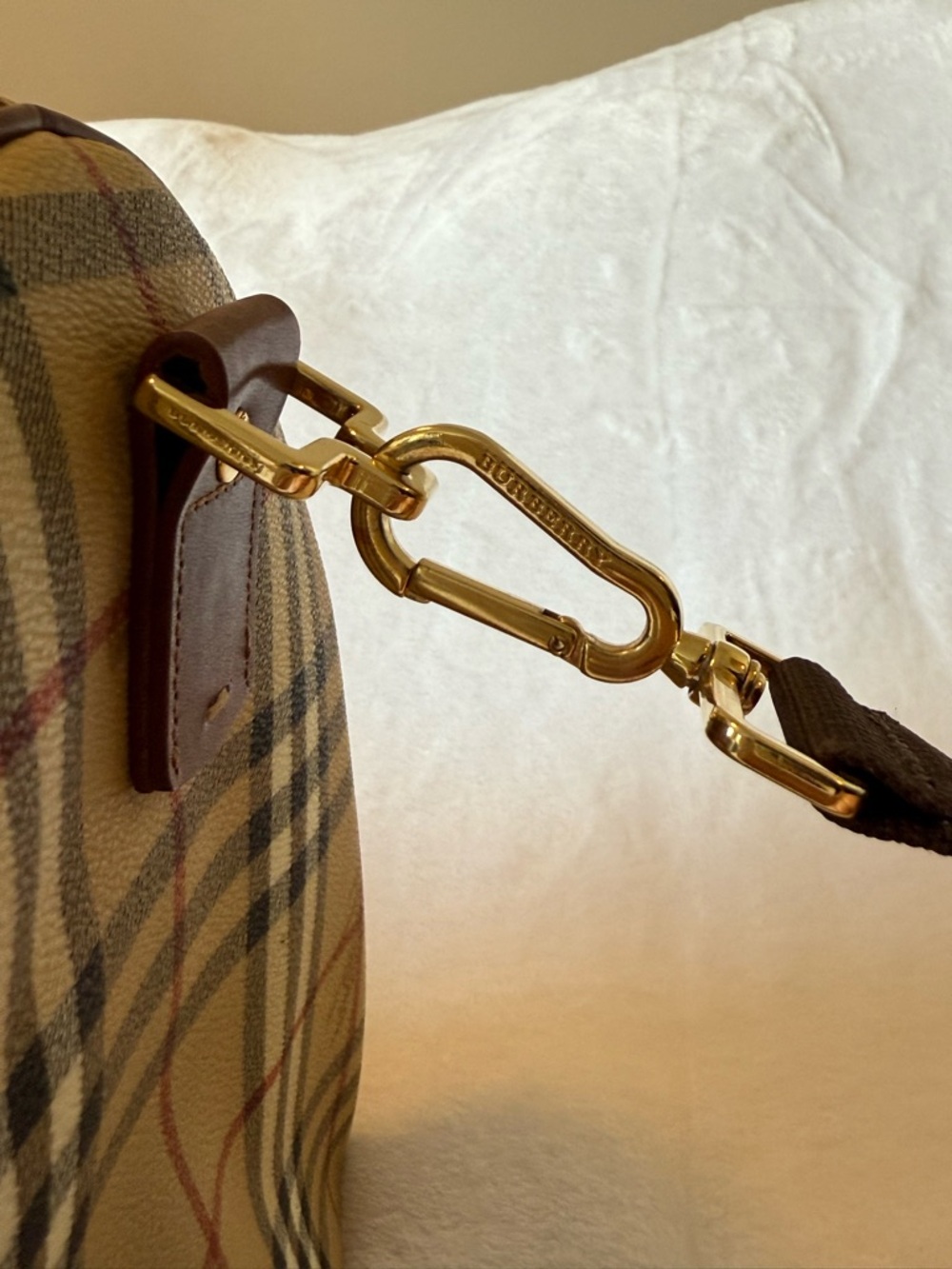 BURBERRY Haymarket Check Holdall Duffle Bag. Lightly used. PVC Coated Canvas - Picture 2 of 16